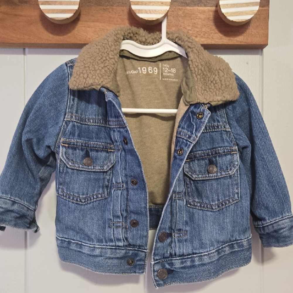GAP Blue Jean Jacket with Tan Lining